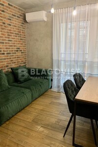 Продаж квартири, Київ, р‑н. Печерськ, ст.м. Либідська, Маккейна Джона вулиця, буд. 1Б