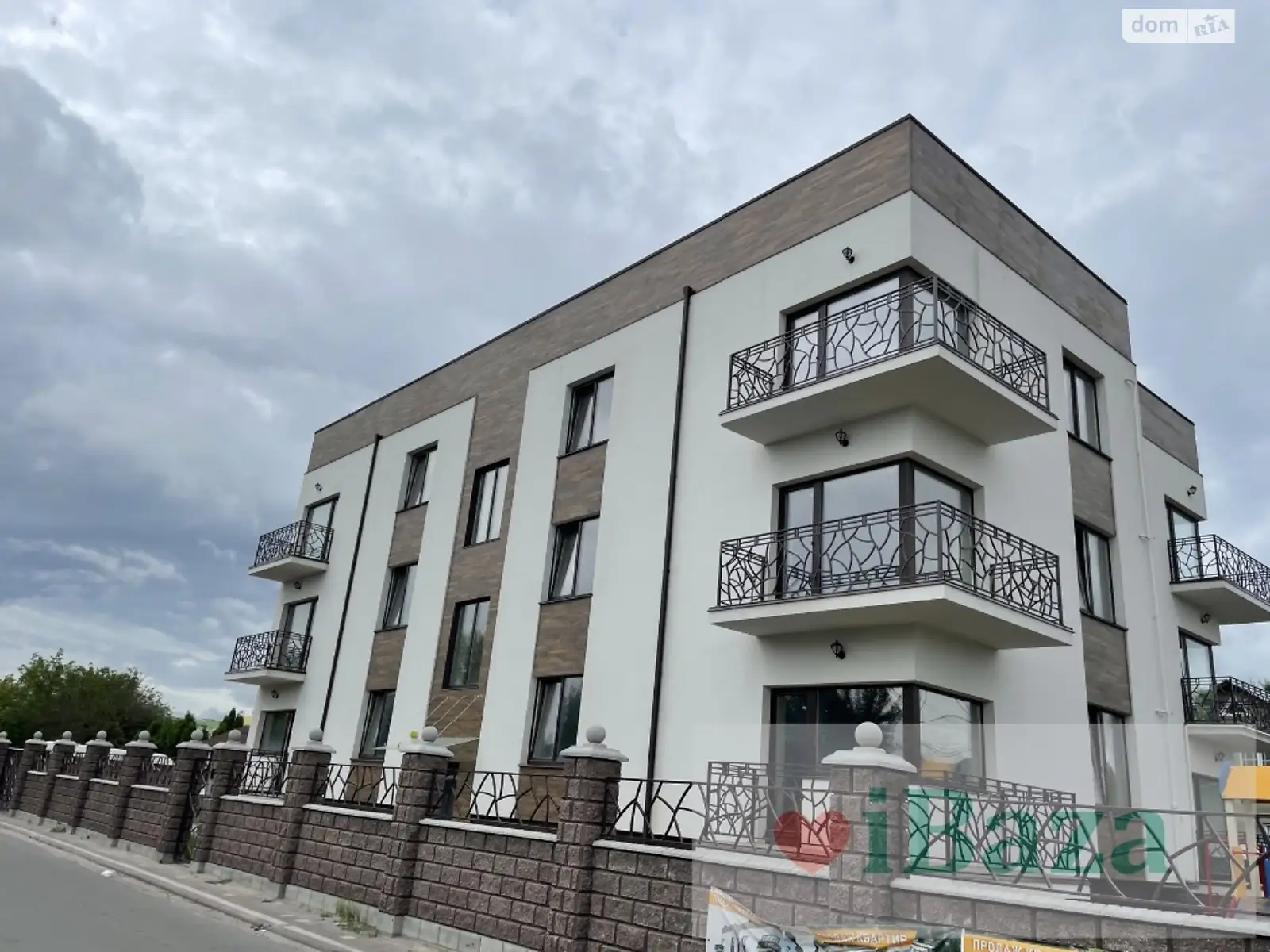 Продается 2-комнатная квартира 60 кв. м в Ровно, цена: 75500 $ - фото 1
