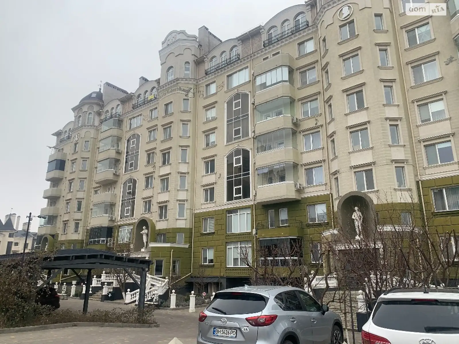 Продается 1-комнатная квартира 52 кв. м в Одессе, ул. Миланская, 22 - фото 1