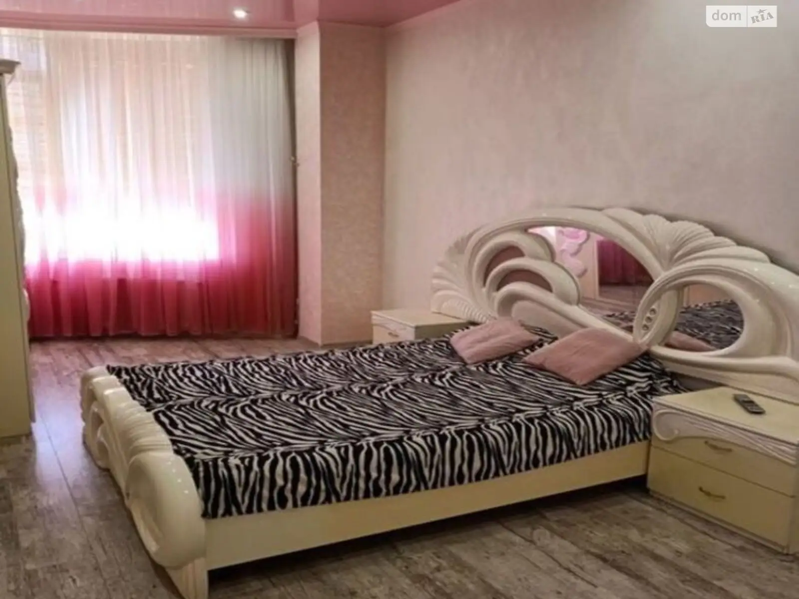 Продается 2-комнатная квартира 60 кв. м в Одессе, ул. Макаренко, 2