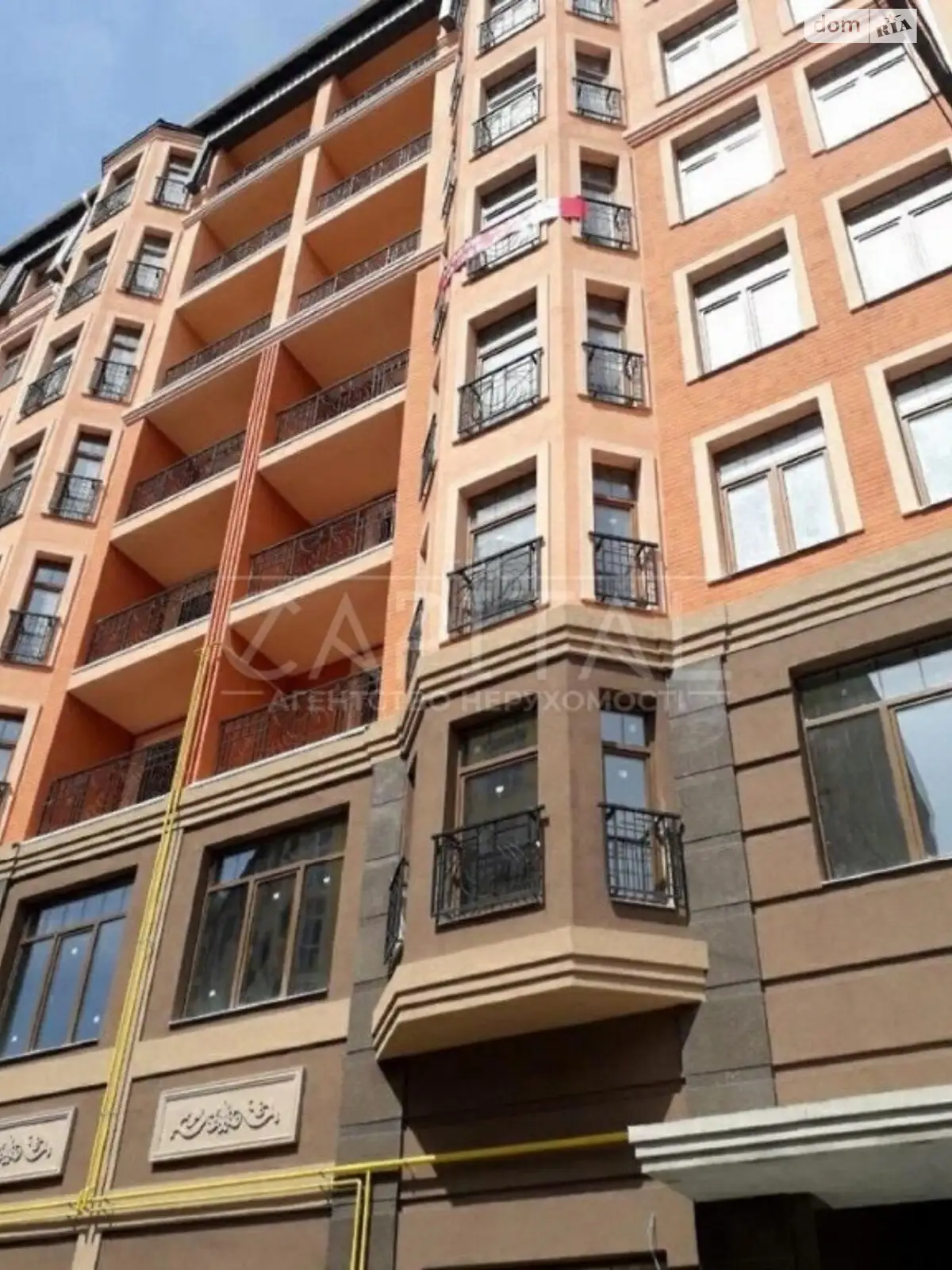 Продається 3-кімнатна квартира 120 кв. м у Києві, вул. Щекавицька