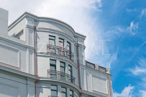Продается 1-комнатная квартира 162 кв. м в Львове, ул. Кубанская