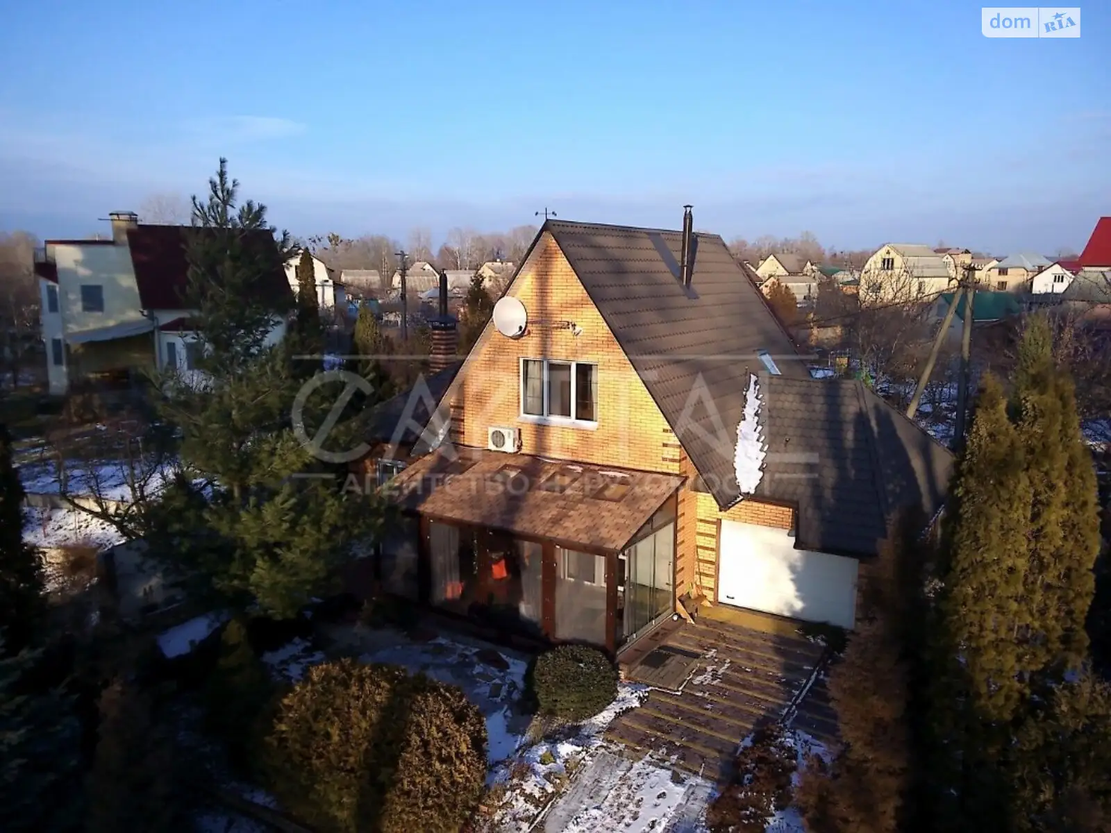 Сдается в аренду дом на 2 этажа 160 кв. м с камином, цена: 2500 $ - фото 1