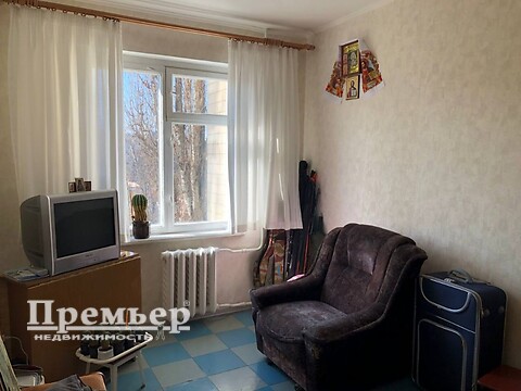 Продается 5-комнатная квартира 98 кв. м в Одессе, просп. Академика Глушко