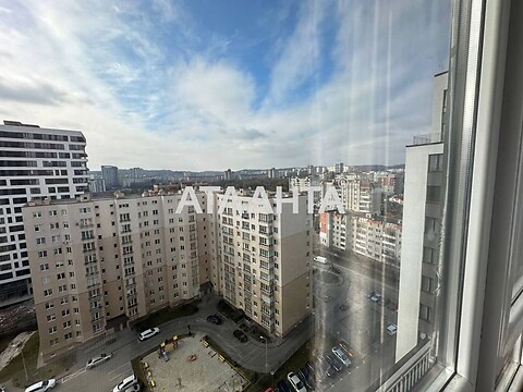 Продается 3-комнатная квартира 70.8 кв. м в Львове, ул. Линкольна Авраама