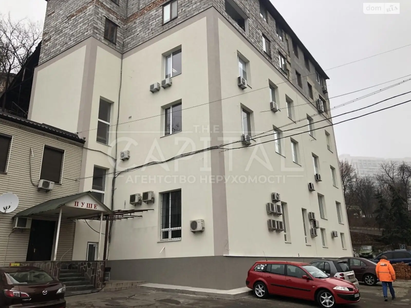 Продается офис 355 кв. м в бизнес-центре, цена: 320000 $