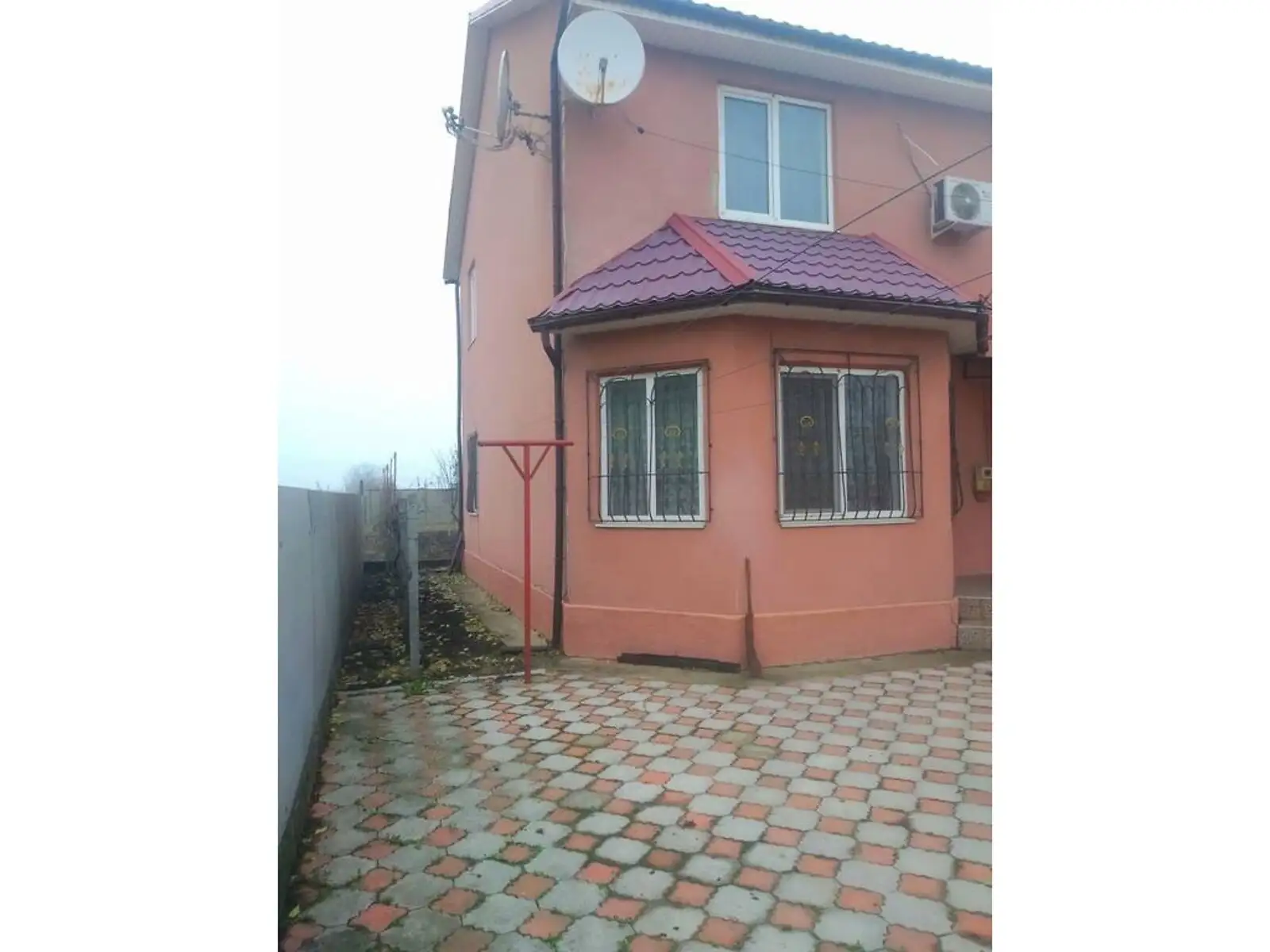 Продается дом на 2 этажа 160 кв. м с гаражом, цена: 105000 $ - фото 1