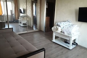 Продается 1-комнатная квартира 28 кв. м в Запорожье, цена: 20000 $