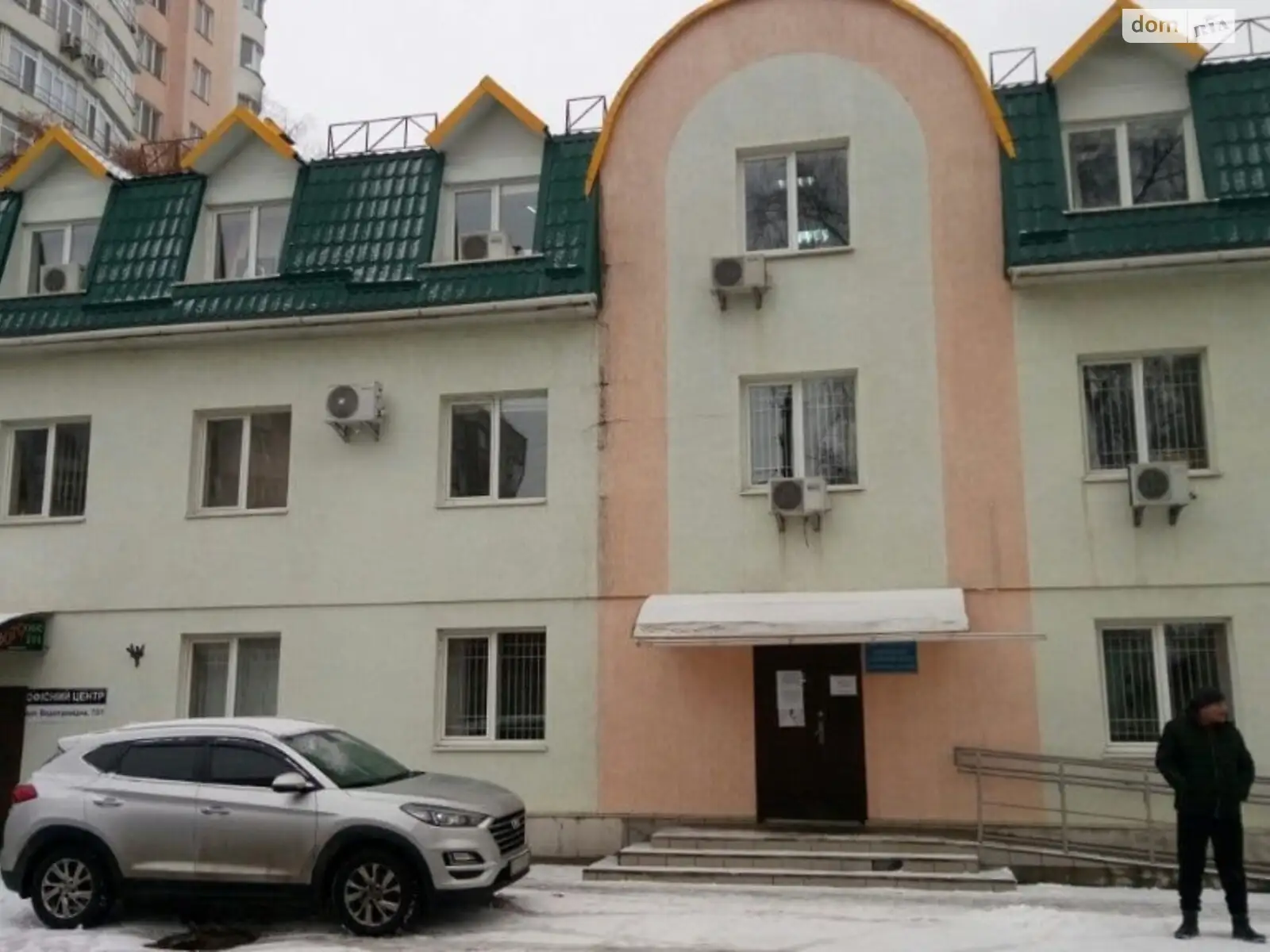 Продается офис 705.3 кв. м в бизнес-центре, цена: 326000 $ - фото 1