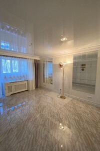 Продается 3-комнатная квартира 80.1 кв. м в Киеве, ул. Всеволода Нестайко
