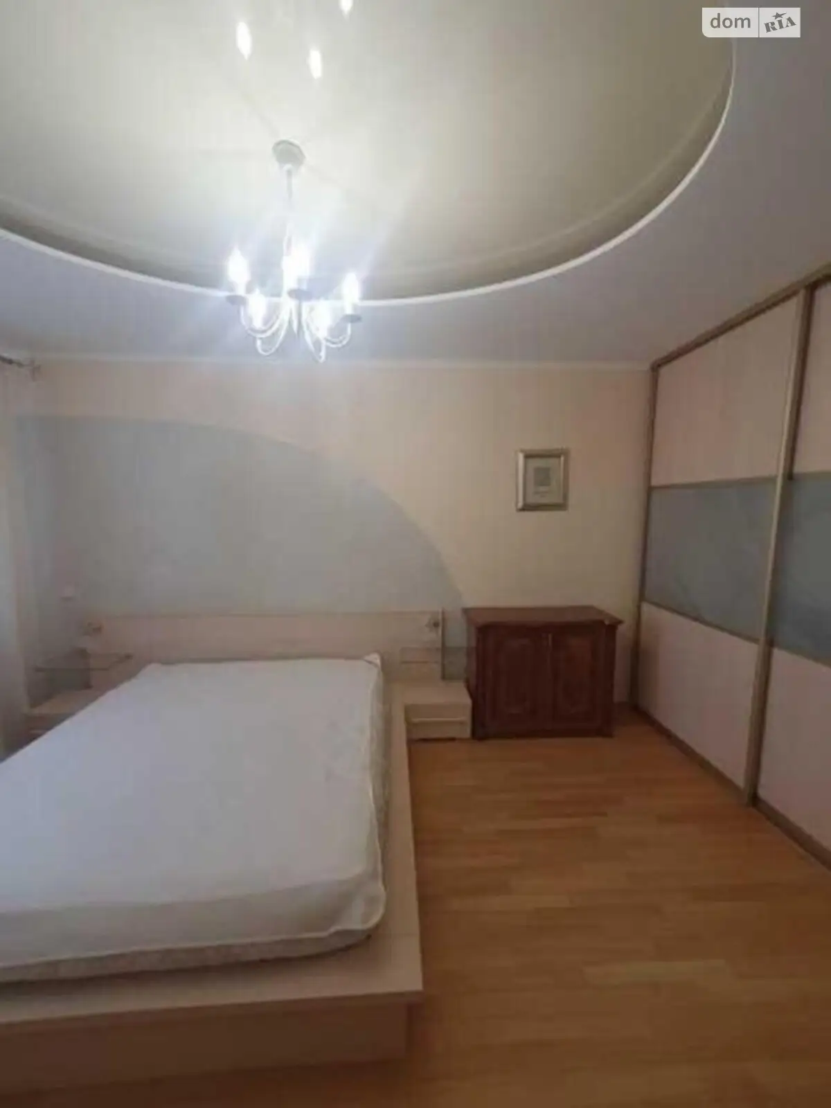 Продается 2-комнатная квартира 74 кв. м в Киеве, ул. Никольско-Слободская, 4В - фото 1