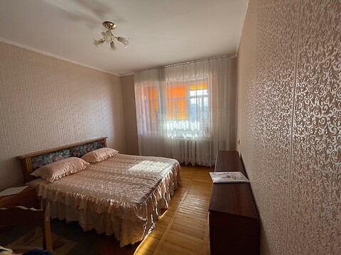 Сдается в аренду 3-комнатная квартира 72 кв. м в Черновцах, ул. Главная