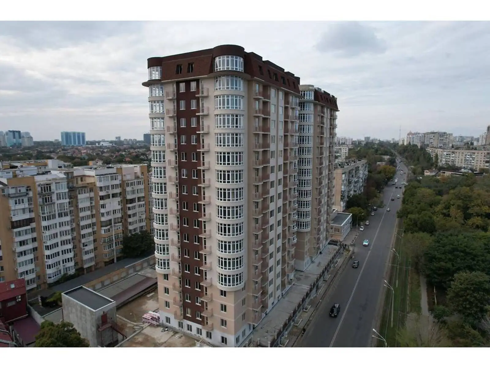 Продается 1-комнатная квартира 52.14 кв. м в Одессе, Фонтанская дор. - фото 1