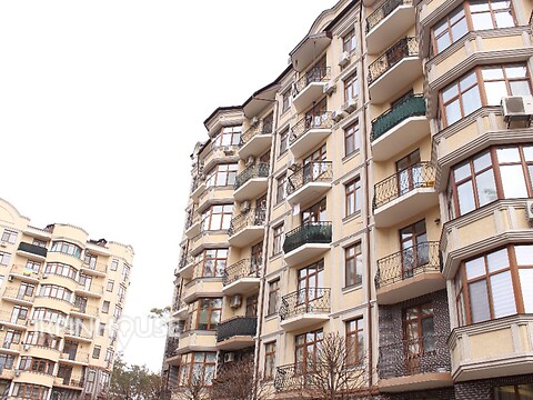 Продается 2-комнатная квартира 97.8 кв. м в Буче, ул. Пушкинская