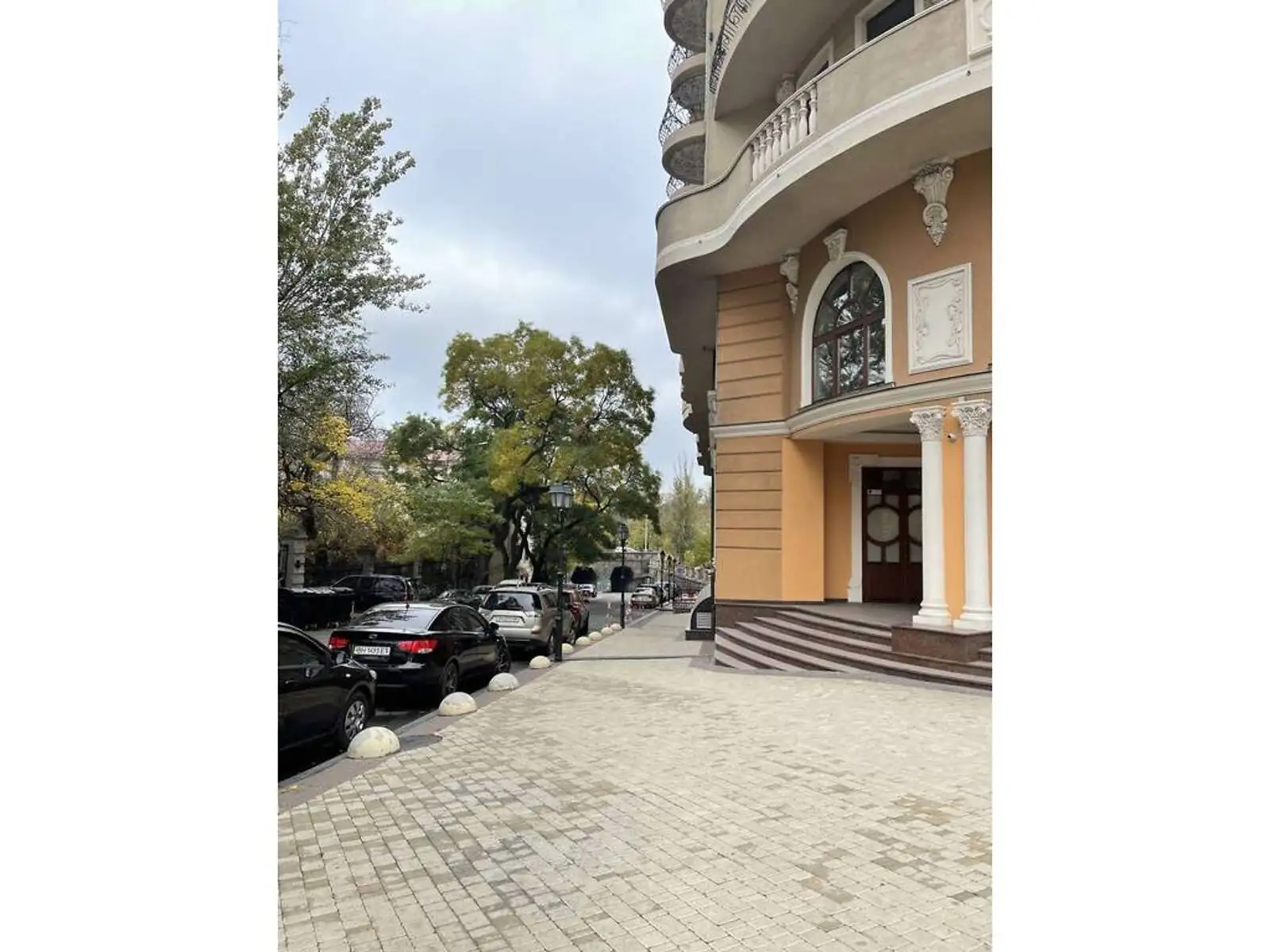 Продается 1-комнатная квартира 89.6 кв. м в Одессе, спуск Военный