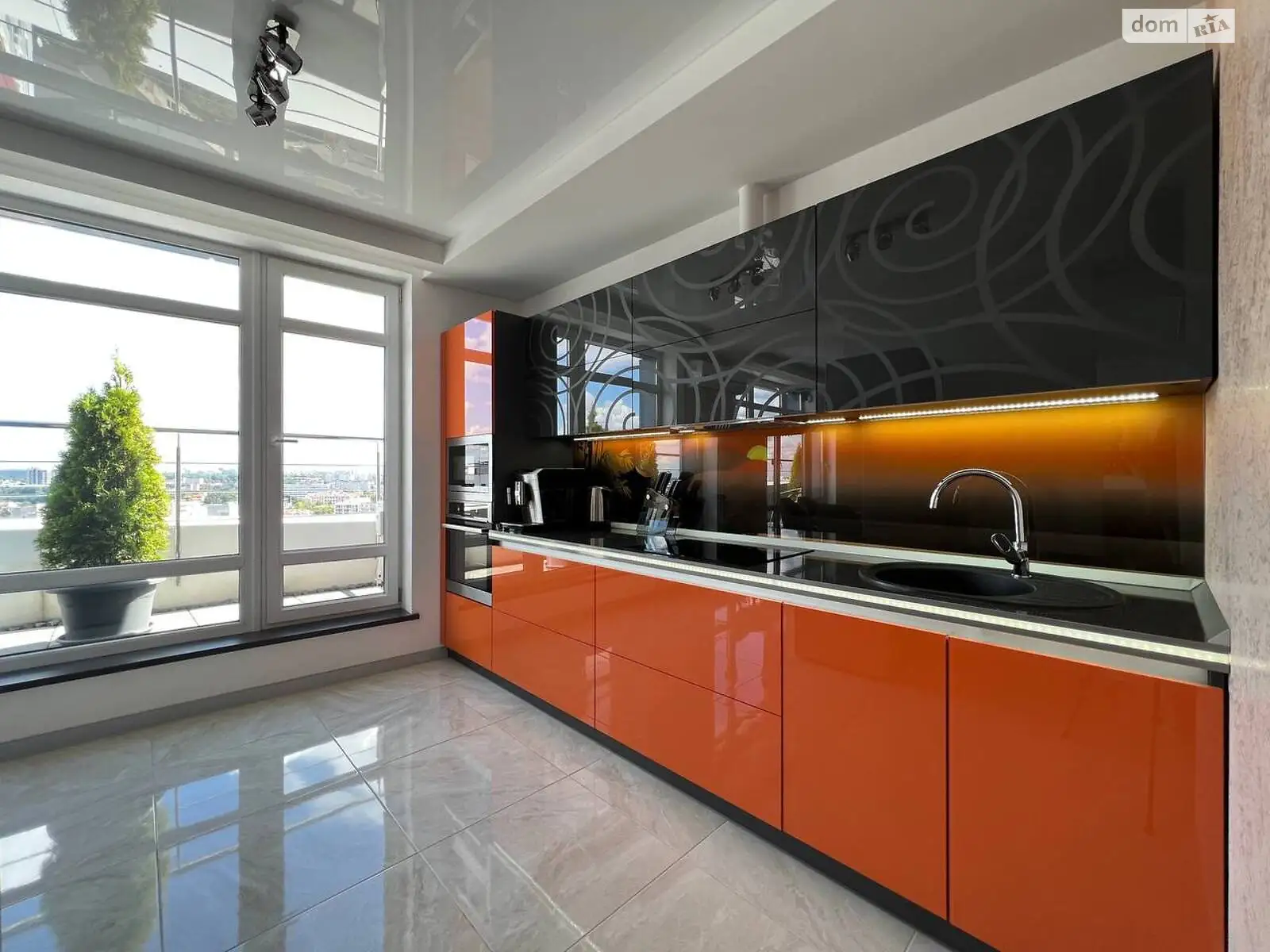 Продається 3-кімнатна квартира 105 кв. м у Львові, цена: 190000 $ - фото 1