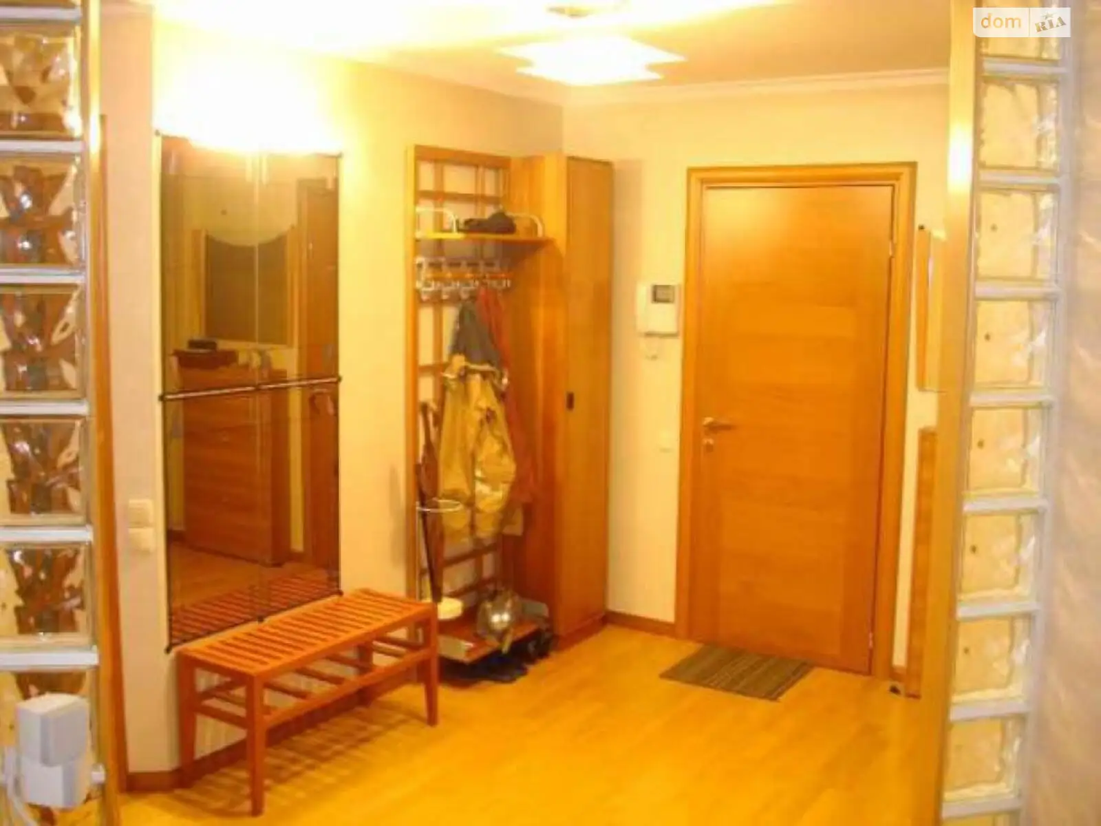 Продается 3-комнатная квартира 102 кв. м в Киеве, ул. Драгоманова, 44А - фото 1