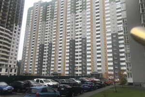 Продается 1-комнатная квартира 54 кв. м в Киеве, ул. Полесская