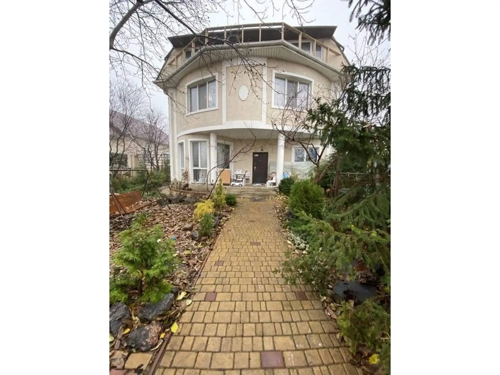 Продается дом на 2 этажа 185 кв. м с камином, цена: 180000 $ - фото 1