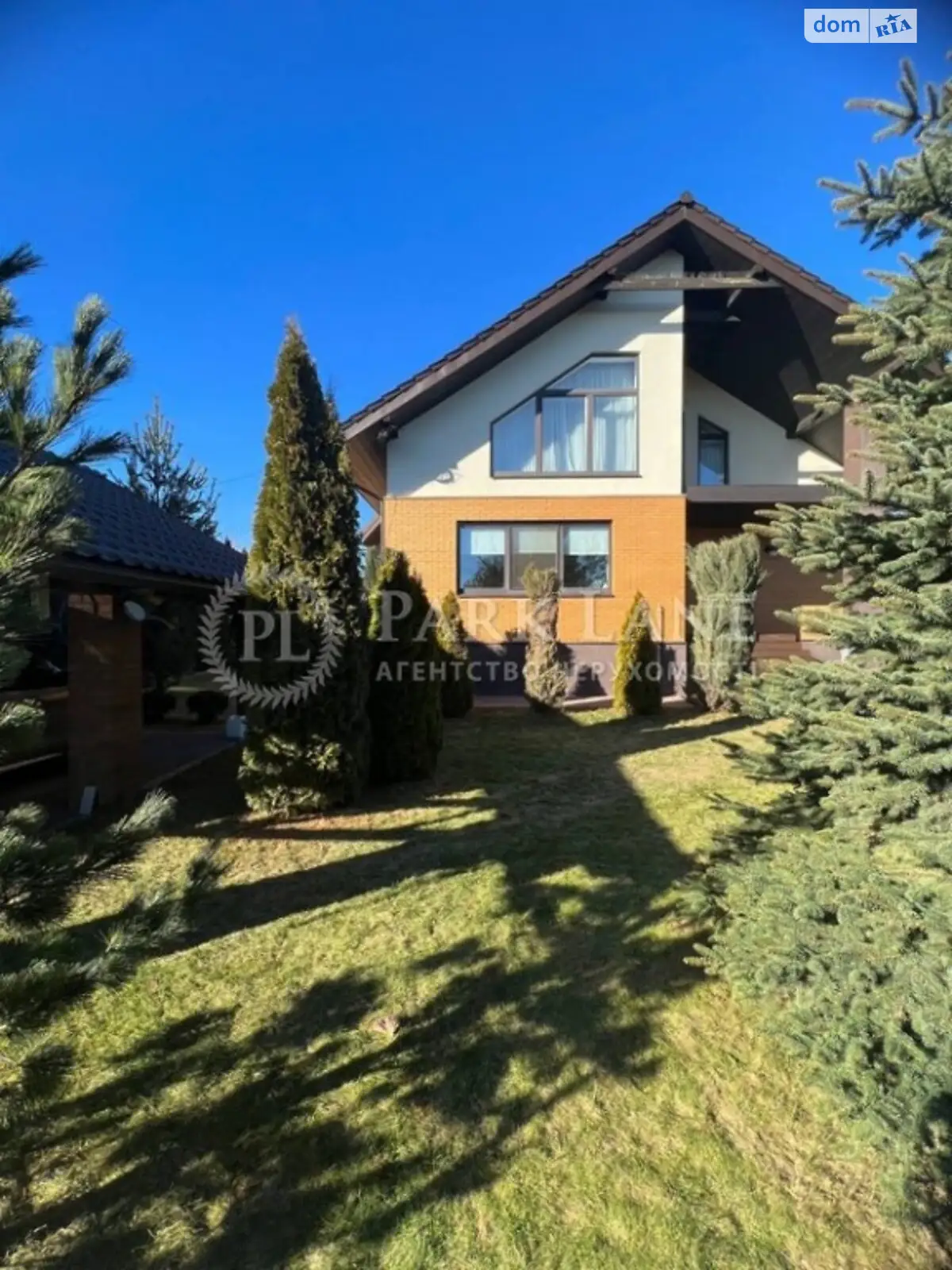 Продается дом на 2 этажа 330 кв. м с камином, цена: 370000 $ - фото 1