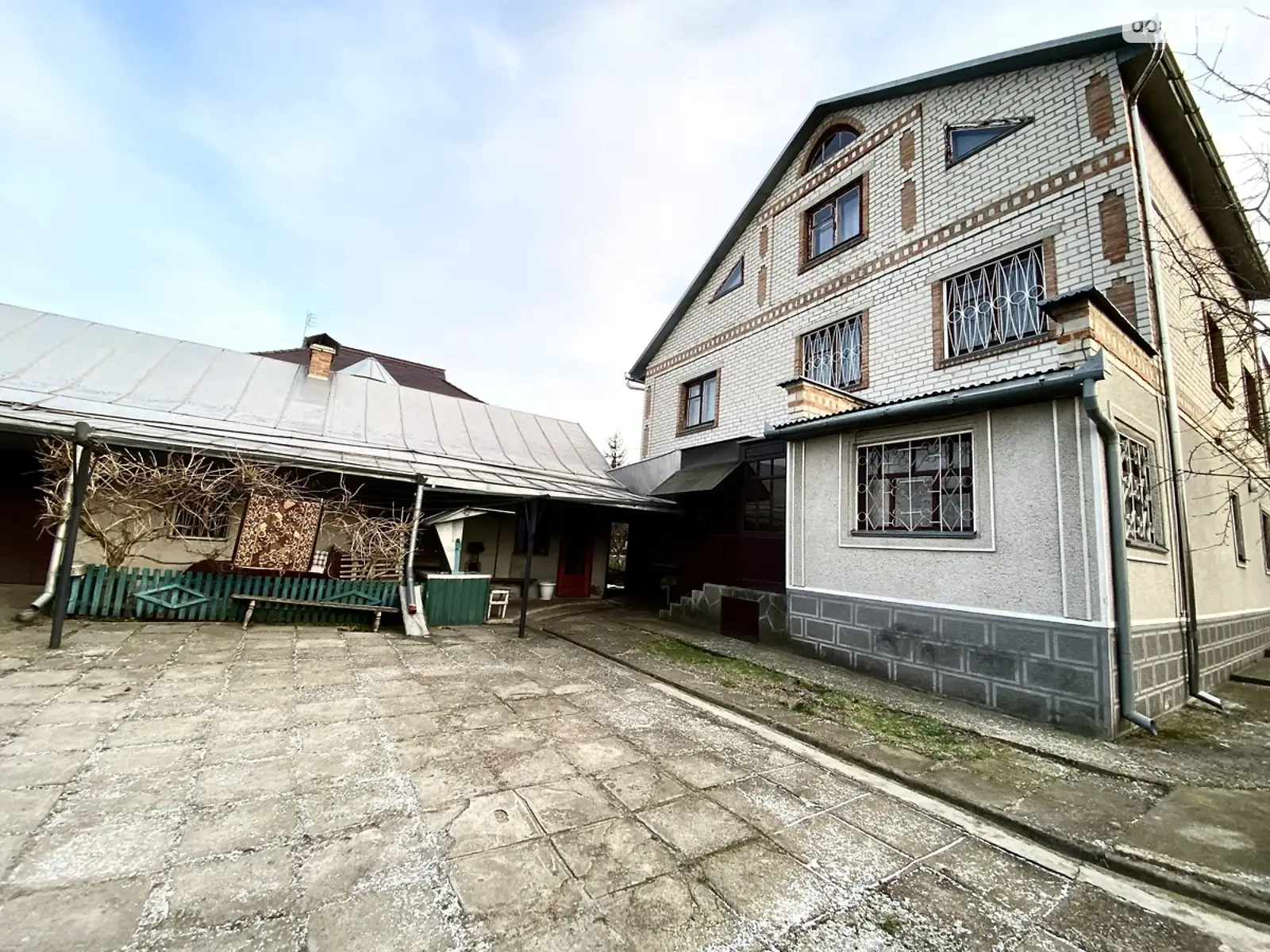 Продається будинок 3 поверховий 249 кв. м з ділянкою, цена: 139000 $ - фото 1