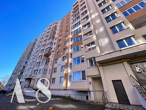 Продается 3-комнатная квартира 87.8 кв. м в Львове, ул. Под Голоском