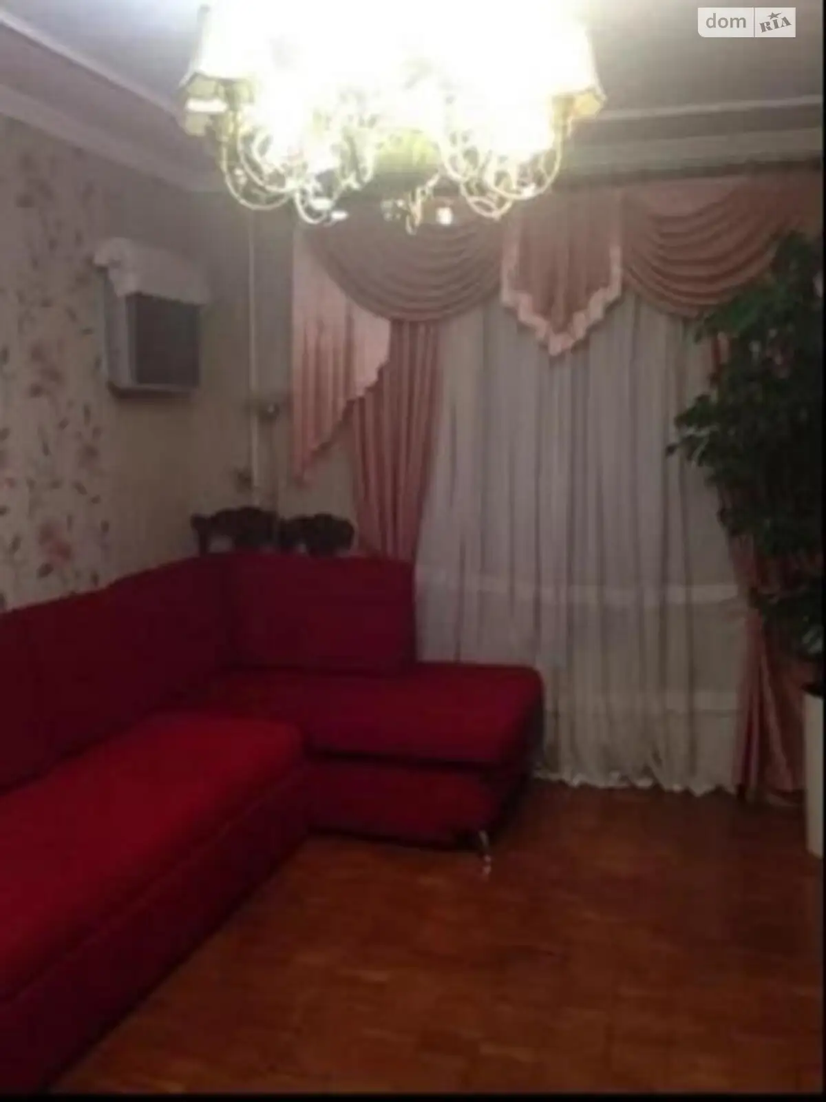 Продается 2-комнатная квартира 55 кв. м в Киеве, ул. Архитектора Николаева, 15А