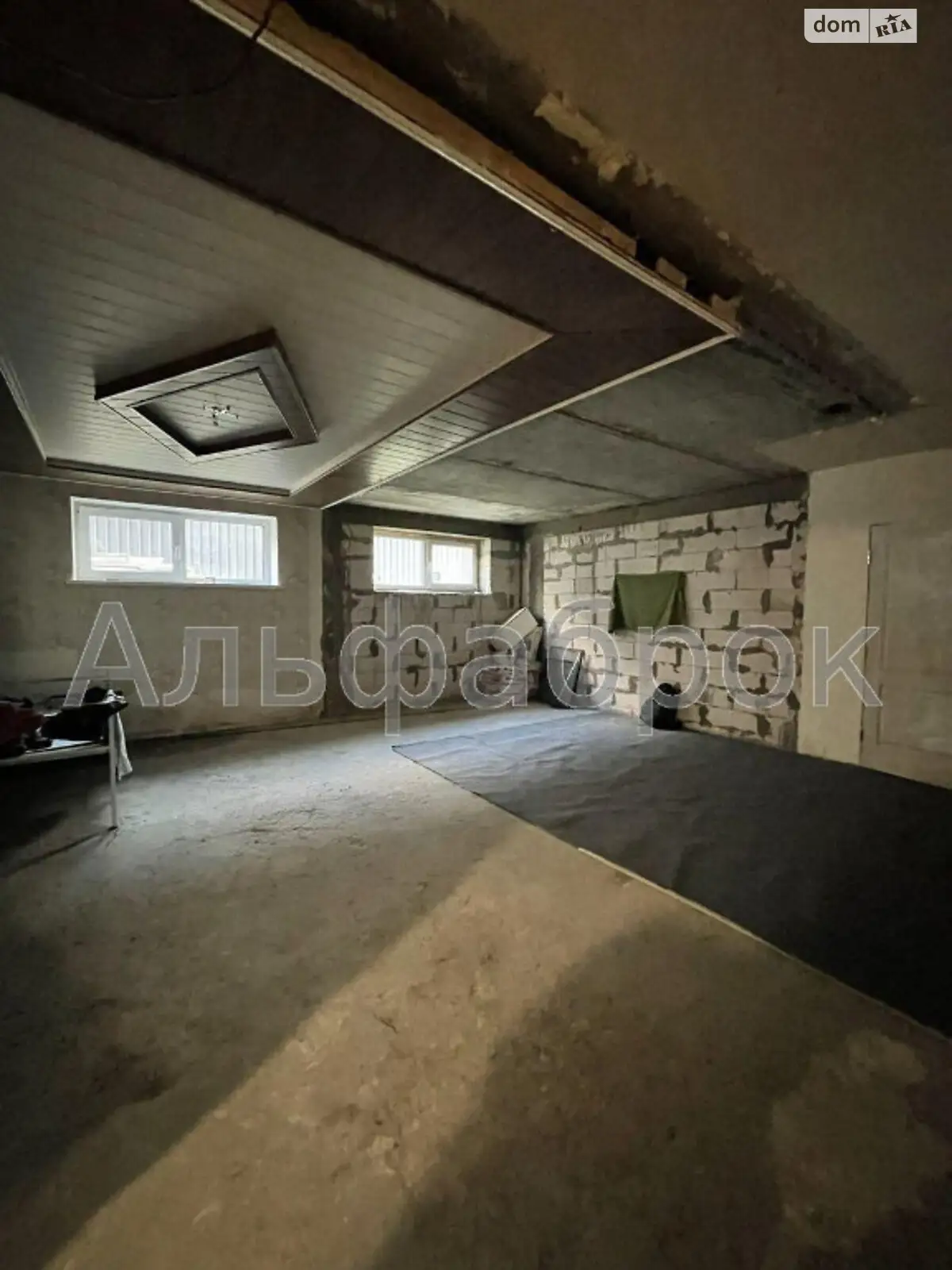 Продается одноэтажный дом 300 кв. м с подвалом - фото 3