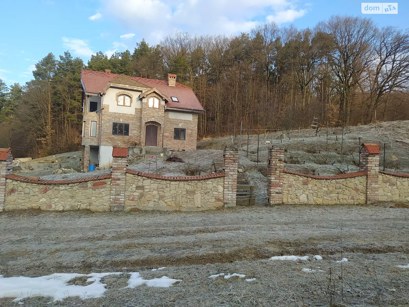 Продается дом на 2 этажа 315 кв. м с беседкой, цена: 165000 $ - фото 1