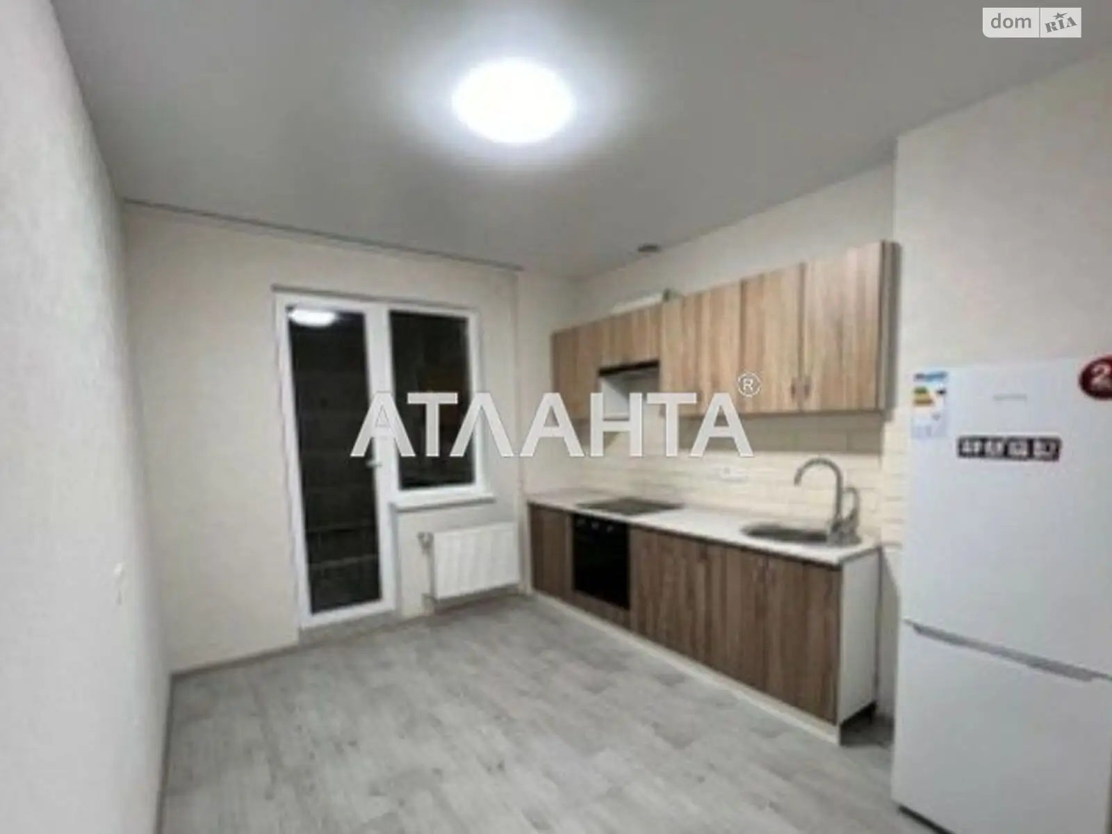 Продается 2-комнатная квартира 44 кв. м в Одессе, ул. Люстдорфская дорога, 100Г