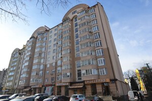 Продается 3-комнатная квартира 87 кв. м в Ивано-Франковске, ул. Галицкая