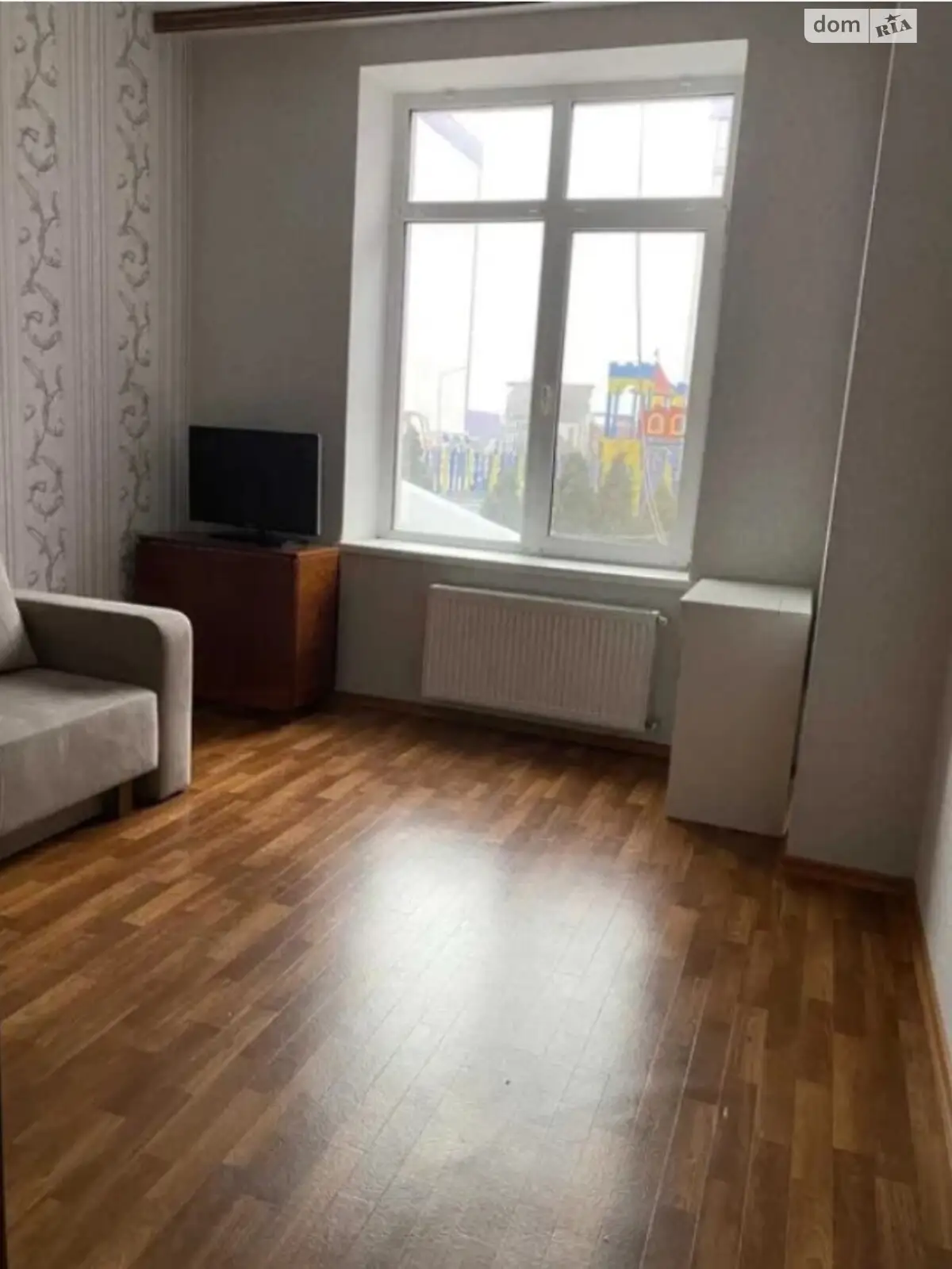 Продается 1-комнатная квартира 33 кв. м в Петропавловской Борщаговке, ул. Садовая