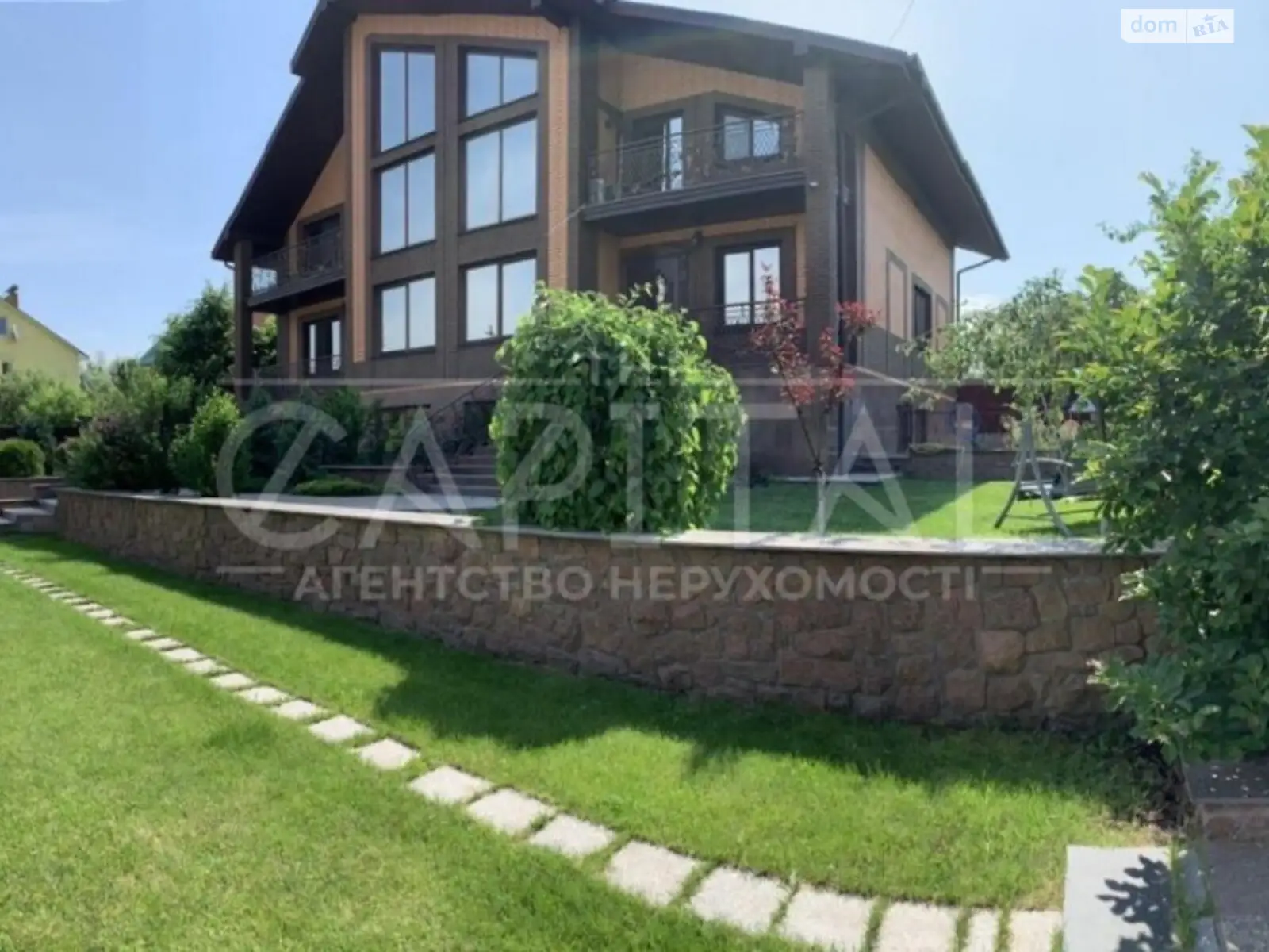 Сдается в аренду дом на 3 этажа 500 кв. м с балконом, цена: 2200 $ - фото 1