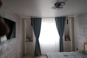 Продається 2-кімнатна квартира 62 кв. м у Івано-Франківську, вул. Івасюка