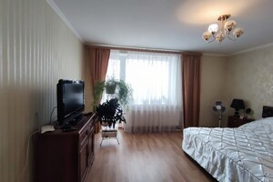 Продається 2-кімнатна квартира 73 кв. м у Тернополі, Глибока вулиця