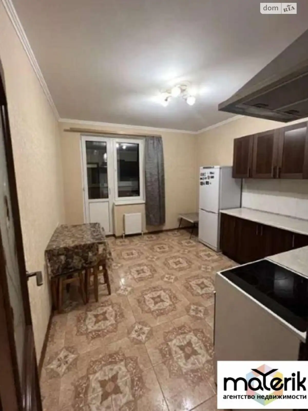 Продается 1-комнатная квартира 43 кв. м в Одессе, ул. Радужная