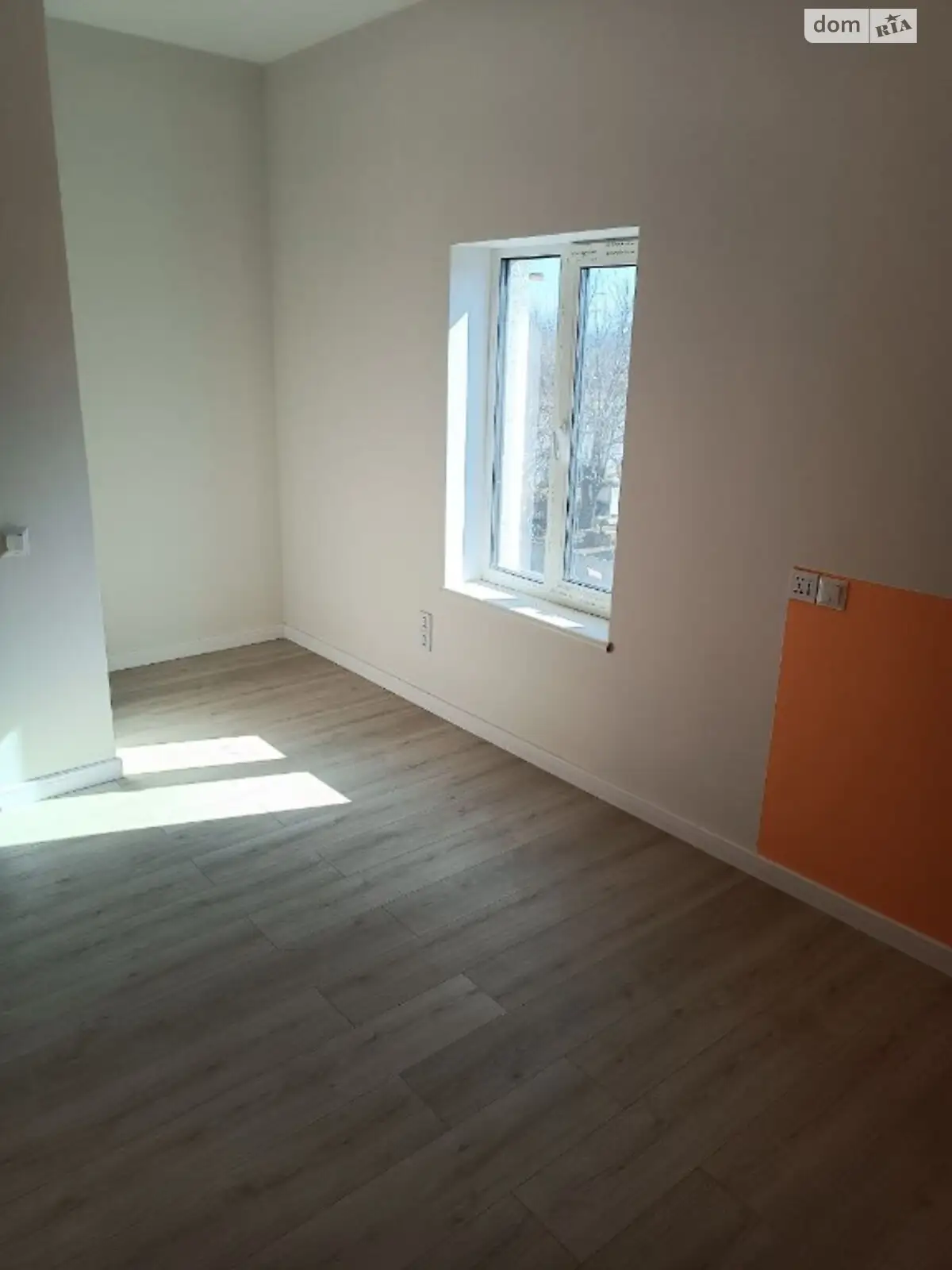 Продается дом на 2 этажа 120 кв. м с камином, цена: 215000 $ - фото 1