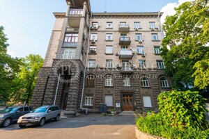 Продается 4-комнатная квартира 96 кв. м в Киеве, ул. Банковая