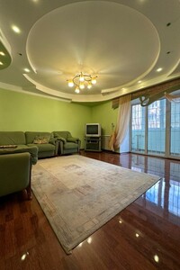 Продается 3-комнатная квартира 108 кв. м в Хмельницком, ул. Шевченко