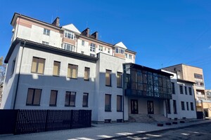 Сдается в аренду офис 90 кв. м в бизнес-центре, цена: 22000 грн