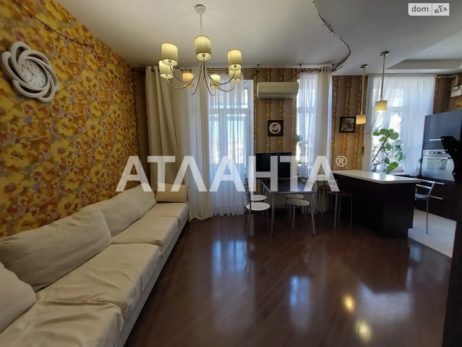 Продается 3-комнатная квартира 96 кв. м в Одессе, просп. Шевченко