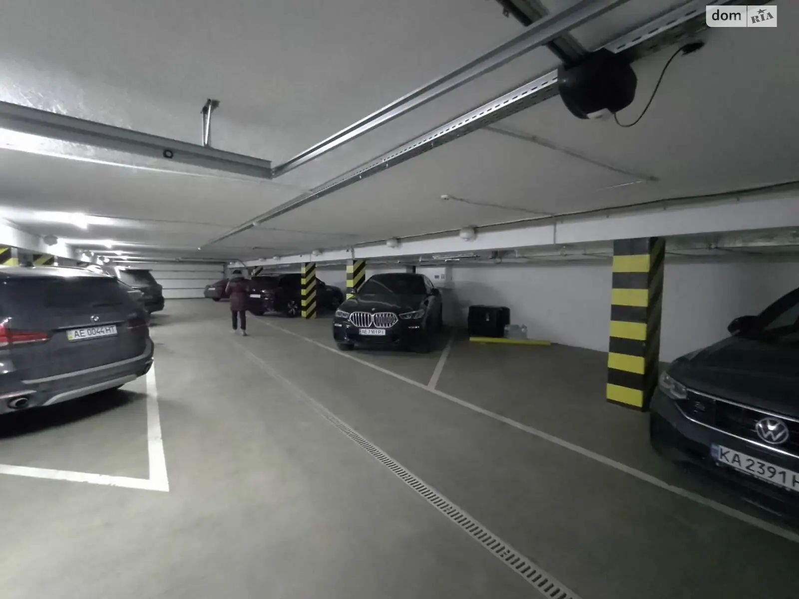 Продается подземный паркинг под легковое авто на 16 кв. м - фото 3