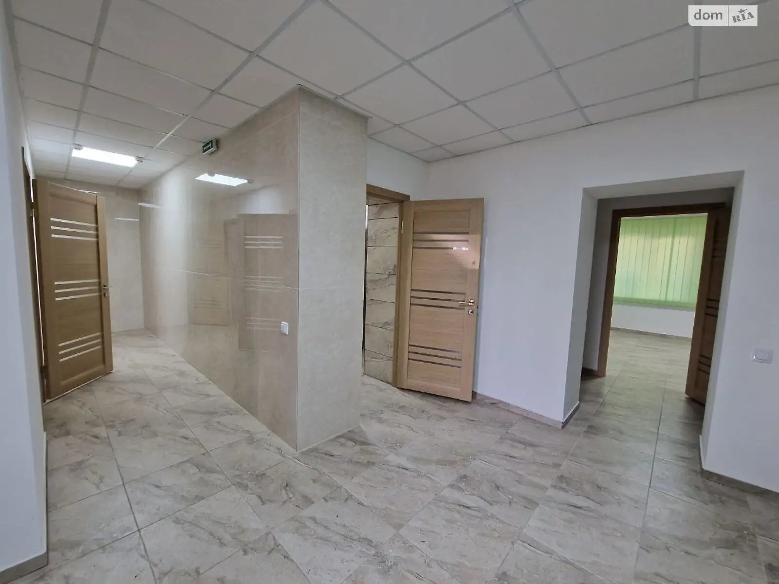 Продается офис 106 кв. м в бизнес-центре, цена: 53500 $