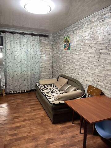 Здається в оренду кімната 22 кв. м у Чорноморську, цена: 2000 грн