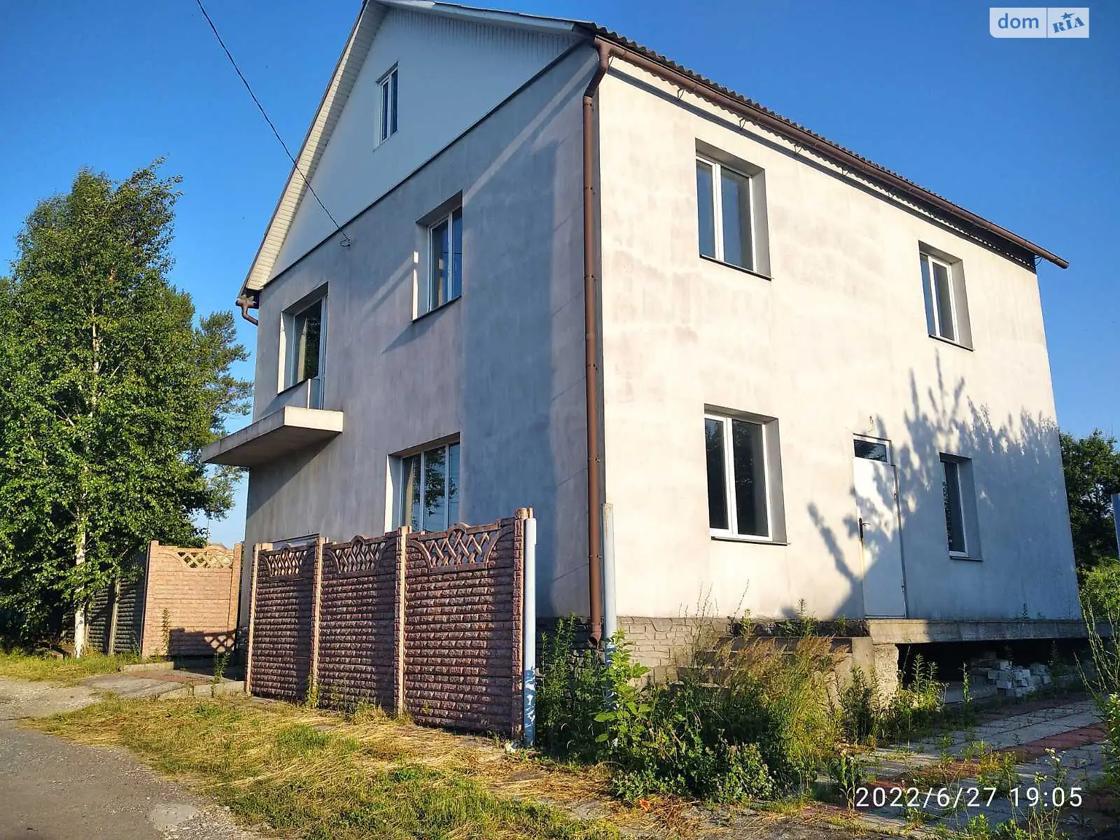 Продается дом на 2 этажа 200 кв. м с камином, цена: 24200 $