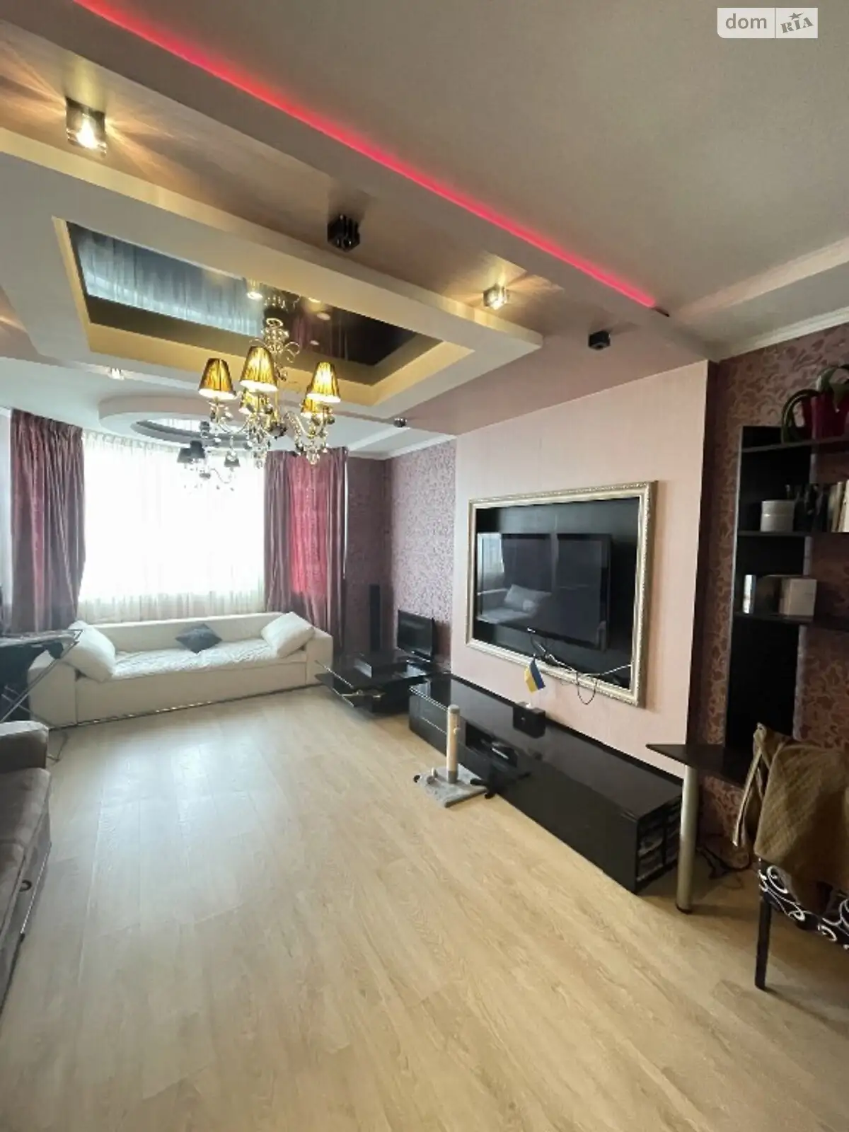 Продается 2-комнатная квартира 92 кв. м в Киеве, ул. Срибнокильская, 1 - фото 1
