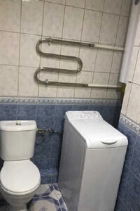 Продається 1-кімнатна квартира 53 кв. м у Запоріжжі, вул. Комарова