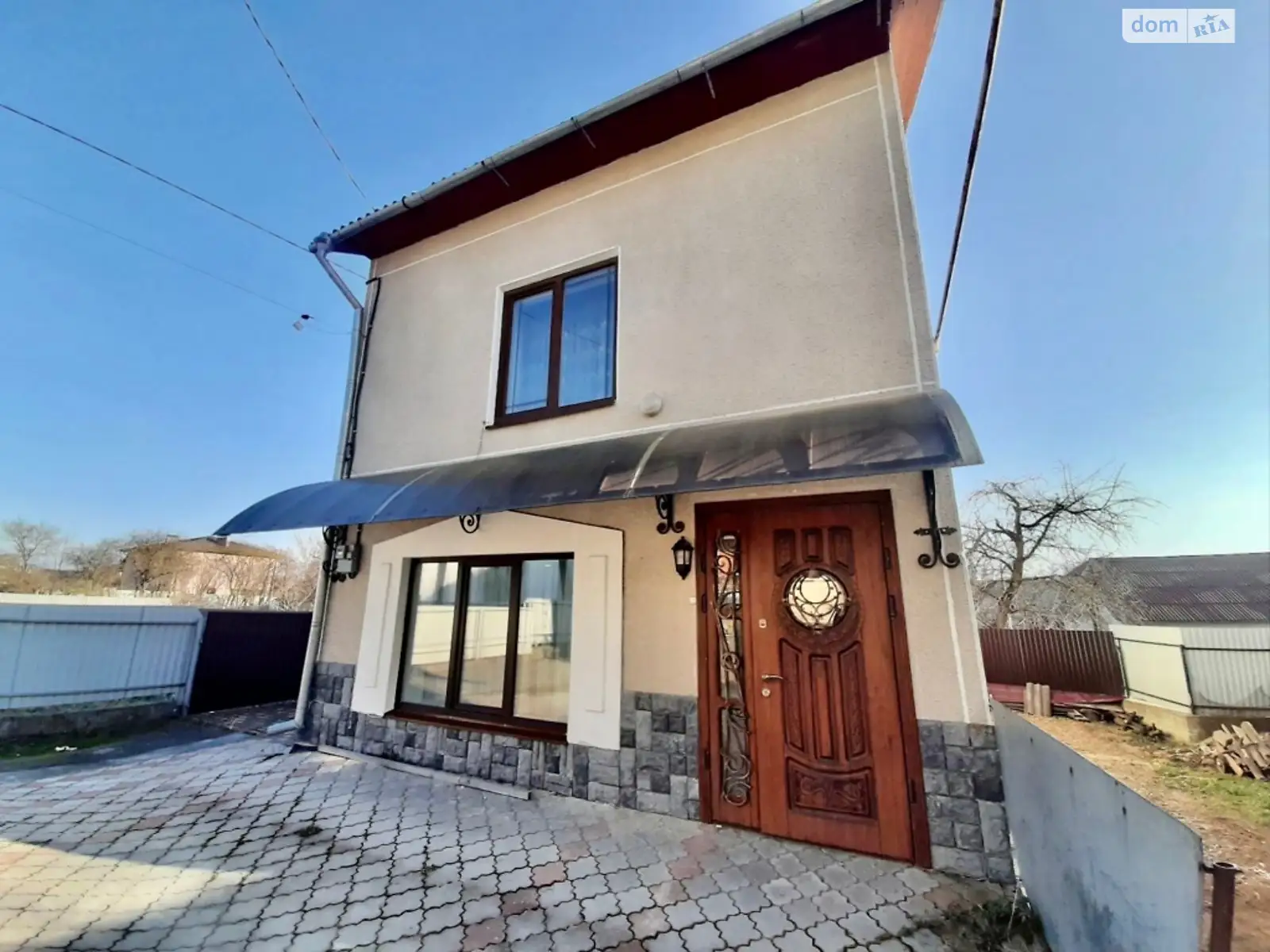 Продається будинок 2 поверховий 98 кв. м з каміном, цена: 65000 $