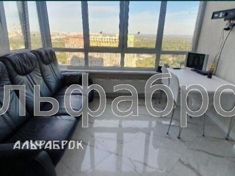 Продается 1-комнатная квартира 36 кв. м в Киеве, ул. Ракетная