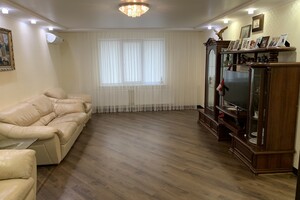 Продається 4-кімнатна квартира 130 кв. м у Сумах, вул. Харківська